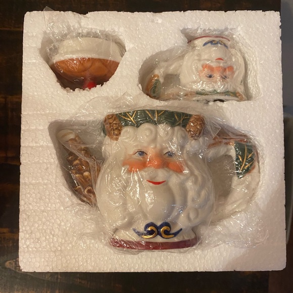 Dillards Other - NWT Collectible Santa tea pot and cup Mountain Santa